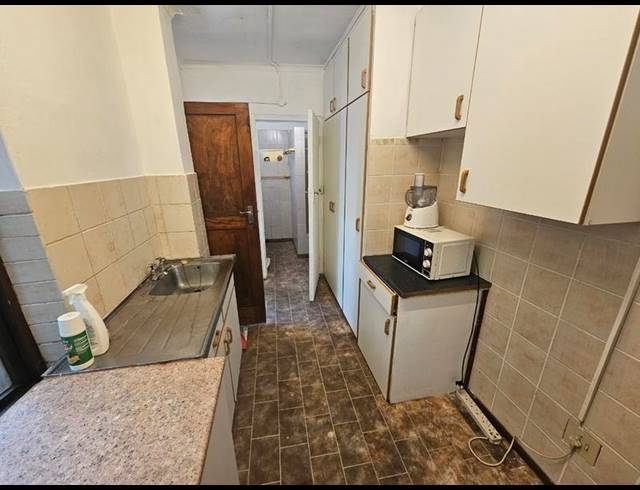 1 BEDROOM PROPERTY TO RENT IN RONDEBOSCH